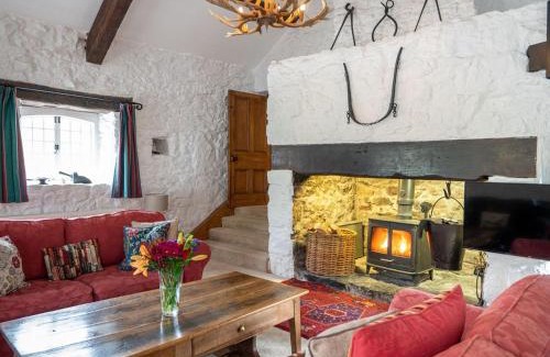 Beaumaris House | The Old Smithy - Cottage
