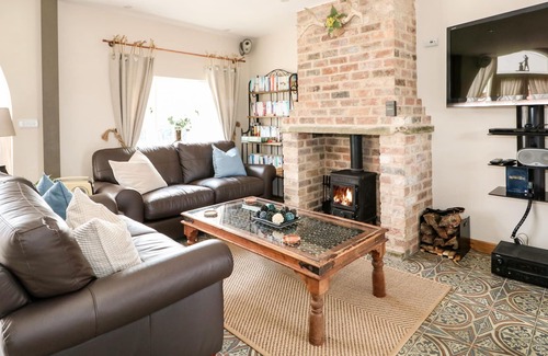 Horncastle Cottage | THE OLD SMITHY, pet friendly, luxury holiday cottage in Horncastle