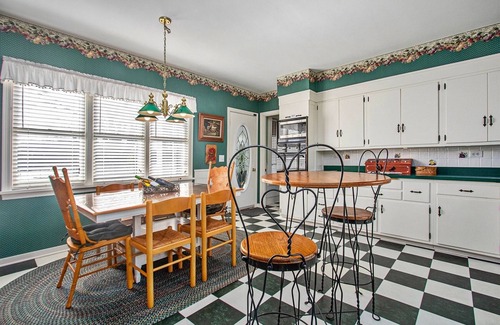 Allegan House | The Old Snow Farm: Lake Allegan Waterfront, Classic Farmhouse, Fire Pit, Patio