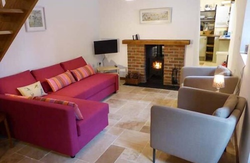 Weston-super-Mare Cottage | THE OLD STABLE, family friendly, with open fire in Weston-Super-Mare