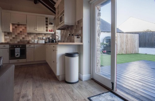 Angle House | The Old Stables - 3 Bedroom Cottage - Angle