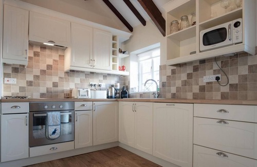Angle House | The Old Stables - 3 Bedroom Cottage - Angle