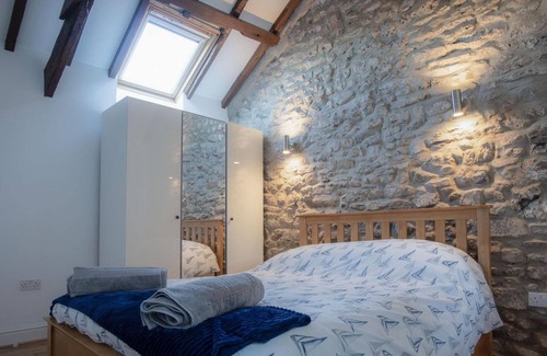 Angle House | The Old Stables - 3 Bedroom Cottage - Angle
