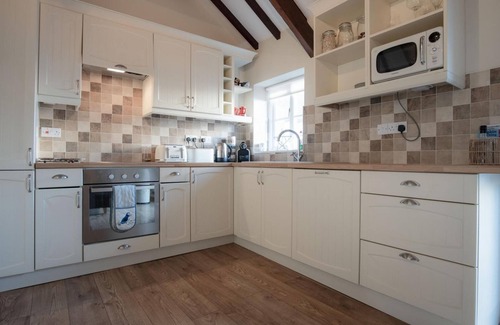 Angle House | The Old Stables - 3 Bedroom Cottage - Angle