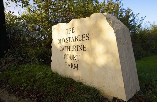 Gastard House | The Old Stables is a pretty farm cottage in Wiltshire, sleeps eight people, child friendly.