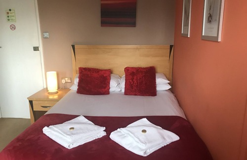 Hallatrow Hotel | The Old Station Inn