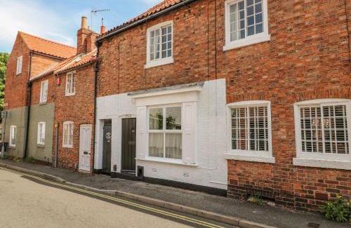 Newark House | The Old Sweet Shop