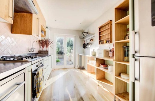 Ferndale House | The Old Sweetshop 2 Bedroom House Brixton/Clapham