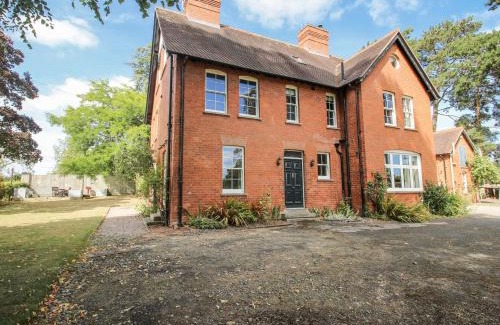 Leominster House | The Old Vicarage