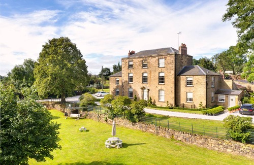 Alfreton Apartment | The Old Wine Cellar - 4 bedroom property