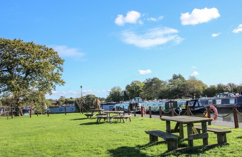 Loppington Cottage | THE OLD WORKSHOP, pet friendly, with a garden in Wem