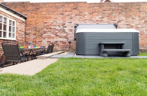 Chesterfield House | The Olde Coach House