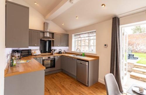 Chesterfield House | The Olde Coach House