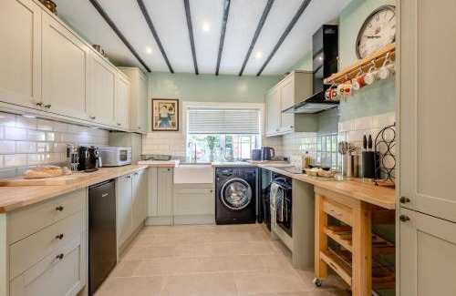 Seabrook House | The Olde Cottage - Hythe
