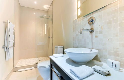 Three Anchor Bay Hotel | The One 8 Hotel