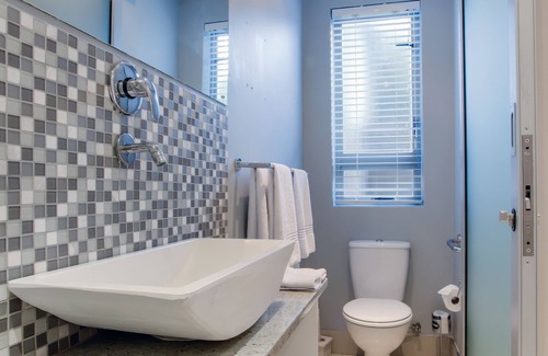 Three Anchor Bay Hotel | The One 8 Hotel