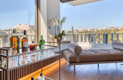 Mets Apartment | The One Acropolis | King Suite with balcony