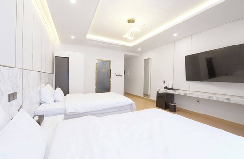Kangjin-eup Hotel | The One Business Hotel