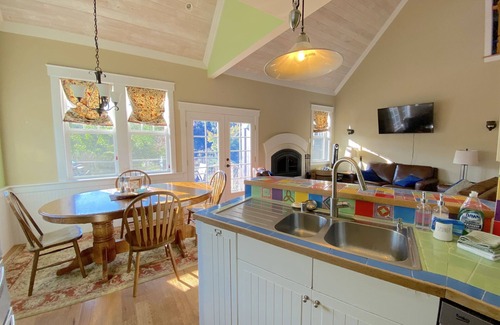 Eastsound House | The Orchard at Lovers Lane and Enchanted Forest. Hot Tub, Pets Welcome