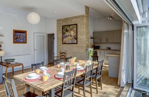 Church Hanborough House | The Orchard | Church Hanborough Holiday Let | 4 Beds & Sleeps 8