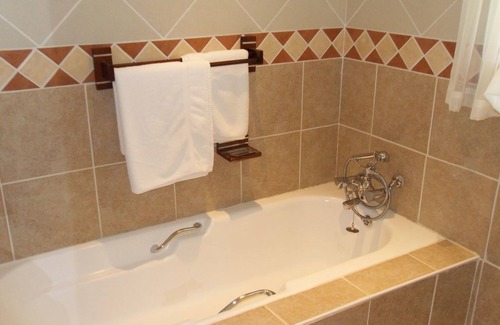 Greater Johannesburg Metropolitan Area House | The Orchards Executive Accomodation