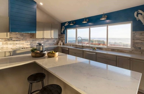 Waldport House | The Oregon Beach House, Sleeps 12, Hot Tub, Theater Room, WiFi, Oceanfront, Beach Access, BBQ