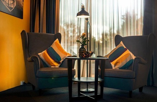 Orange Hotel | The Oriana Orange - Retro Hotel & Resort