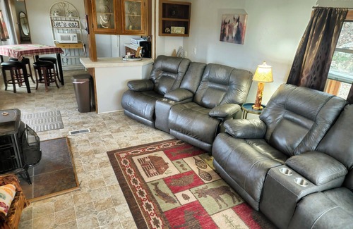 Florissant Cabin | The Original Lake George Lodge- Home with Front Deck!