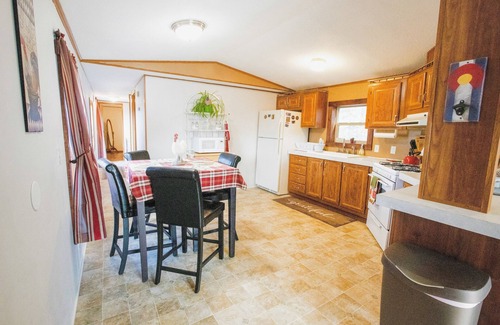 Florissant Cabin | The Original Lake George Lodge- Home with Front Deck!
