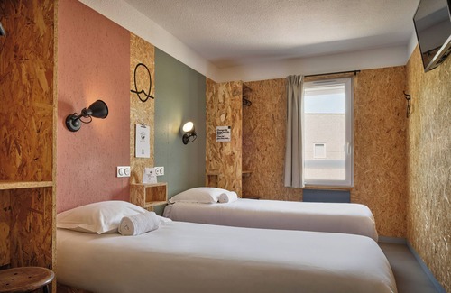 Seclin Hotel | The Originals Access, Hôtel Moustache, Seclin