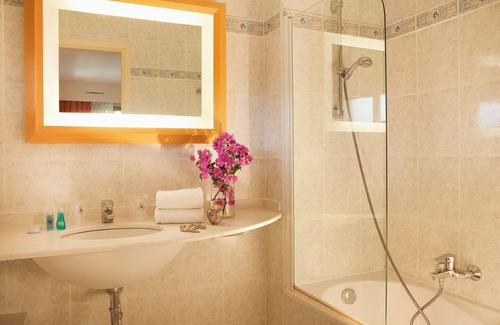 Antibes Hotel | The Originals Boutique, Hôtel Les Strélitzias, Antibes Juan-Les-Pins