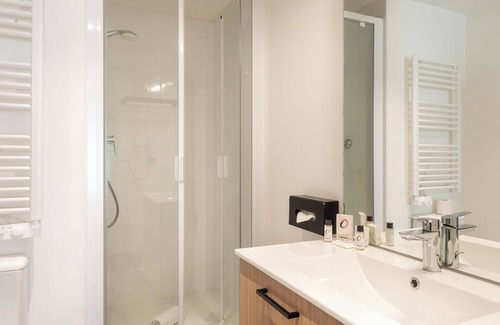 Ivry-port Hotel | The Originals Le Monde Paris Ivry