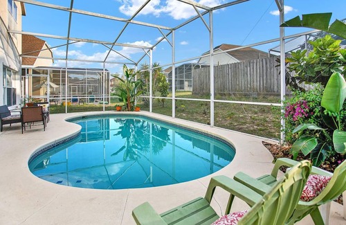 Lake Davenport Estates House | The Orlando Bungalow: WITH POOL! Spacious Home Only 15 Minutes to Disney World!