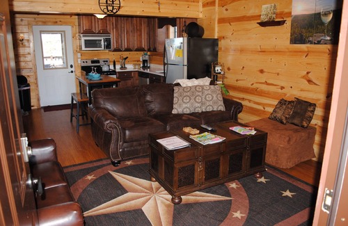 Smithville Cabin | The Ossi is a secluded couples cabin with panoramic mountain and sunset views!