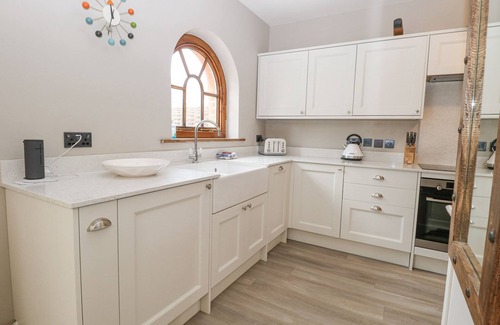 Tunstead Cottage | THE OSTLERY, pet friendly, with pool in Stalham