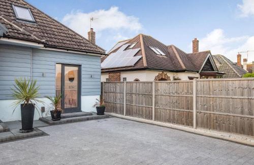 Christchurch House | The Otter - Uk40927