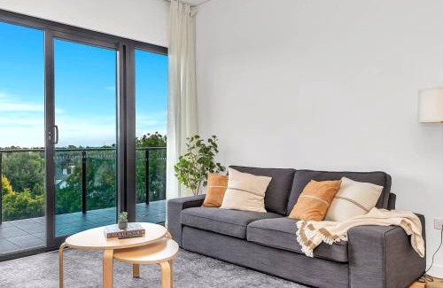 Parkside Apartment | 'The Outlook' Light-filled Nordic Contemporary