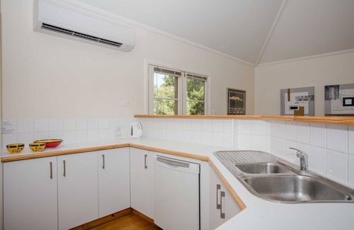 Gnarabup House | The Outrigger Margaret River - Spacious with Style