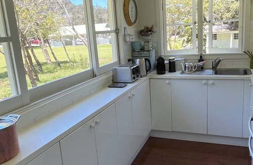 Patonga Cottage | The Oval Cottage Patongan