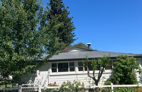 Patonga Cottage | The Oval Cottage Patongan