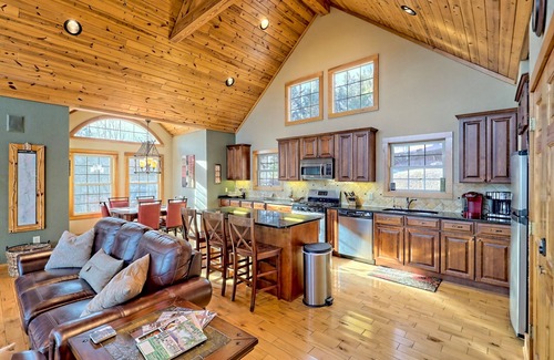 Hayesville House | The Overlook - by Chatuge Home Concierge Awesome lake and mountain views, fire pit, hot tub, gas grill