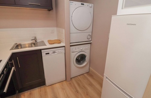 Morpeth Cottage | THE OWL'S REST, romantic, with hot tub in Rothbury