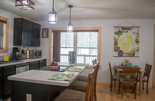 Jay Cabin | The Owl’s Nest. Cozy cabin near the High Peaks Wilderness. Pet-Friendly!