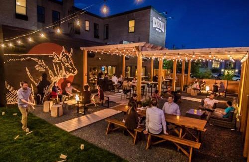 Downtown Eau Claire Hotel | The Oxbow Hotel