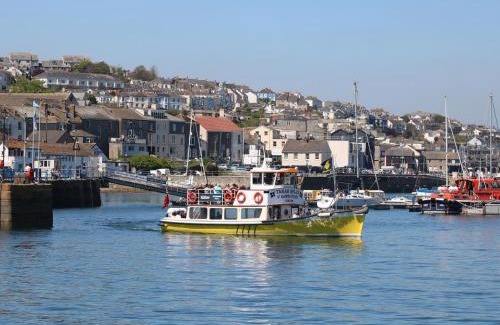 Mylor Churchtown Apartment | The Oystercatcher