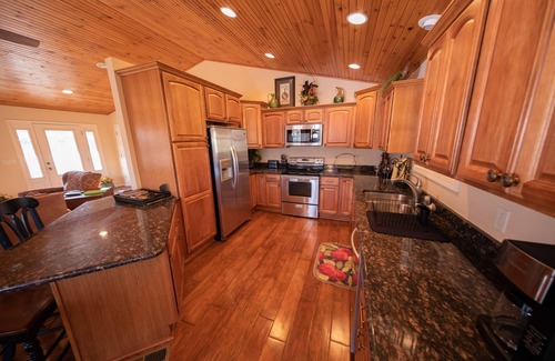 Buffalo City Cabin | The Ozark Cabin - Rileys Outfitter