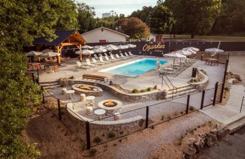 Branson Hotel | The Ozarker Lodge