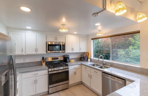 Marina Peninsula Apartment | The Pacific Beachouse