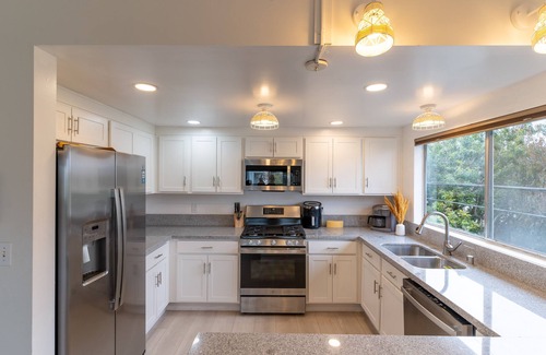 Marina Peninsula Apartment | The Pacific Beachouse