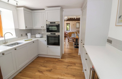 Witney Cottage | The Paddock